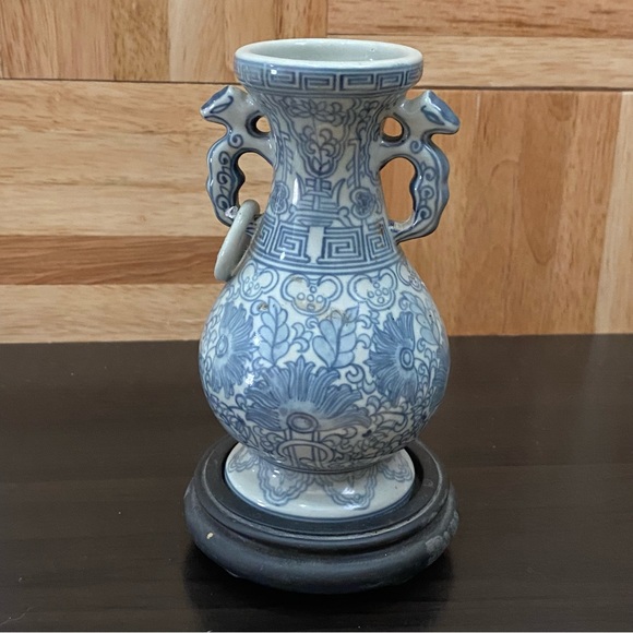Vintage Asian Blue/White Ceramic Porcelain 5.25” Vase - Picture 4 of 15